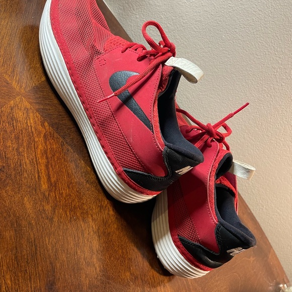 Nike Athletic Water Shoe - Picture 4 of 4